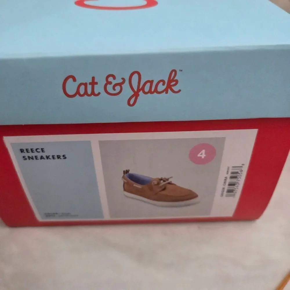 Cat & Jack Kids  Reece Brown  Sneakers Loafers Size 4